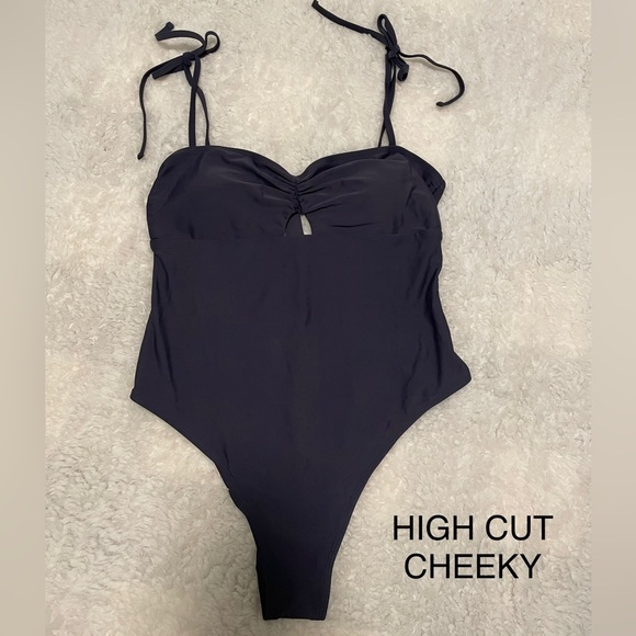 Cupshe sweetheart black one piece - Picture 1 of 2